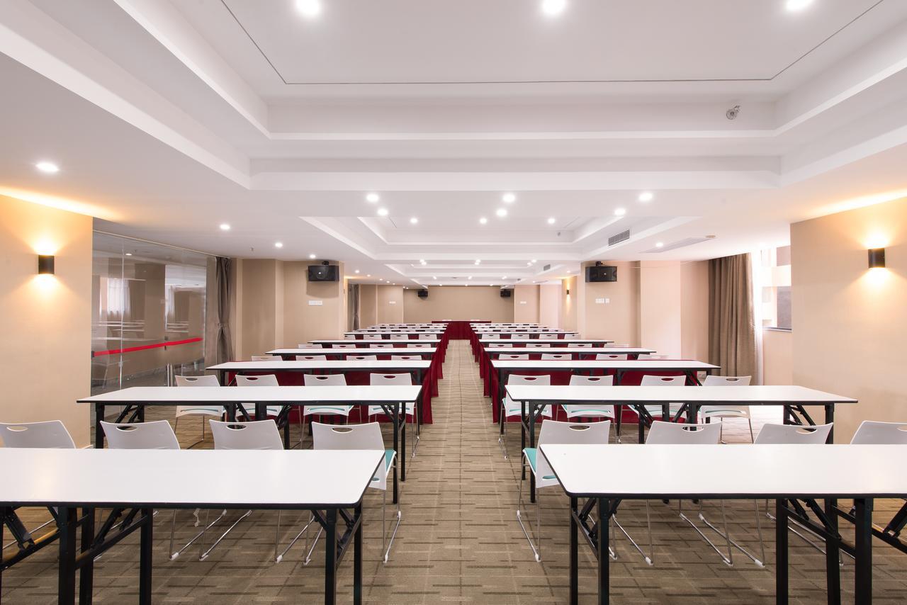 曼哈顿酒店桂林七星万达店 外观 照片